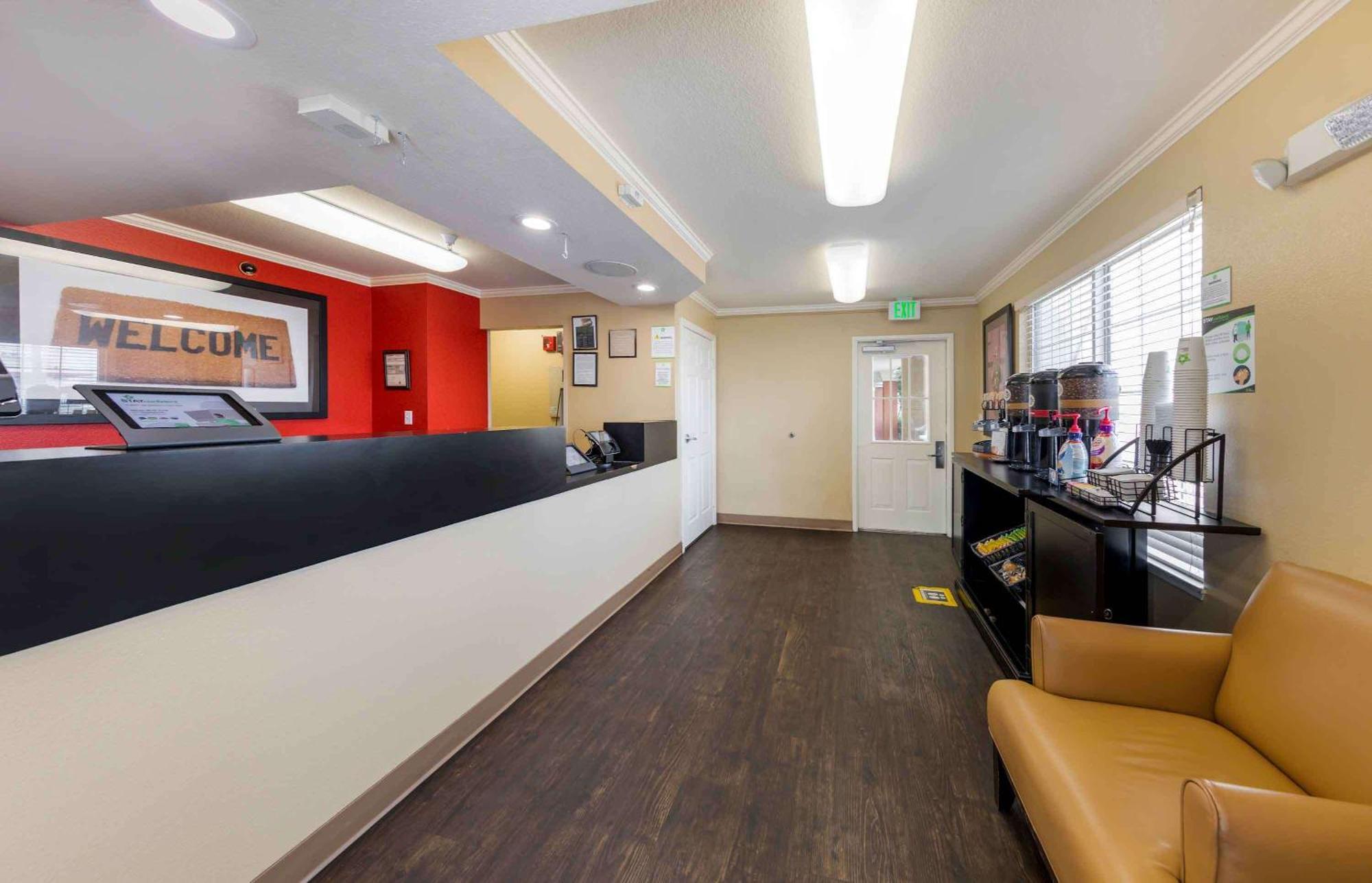 Extended America - Angeles - Lax Airport -